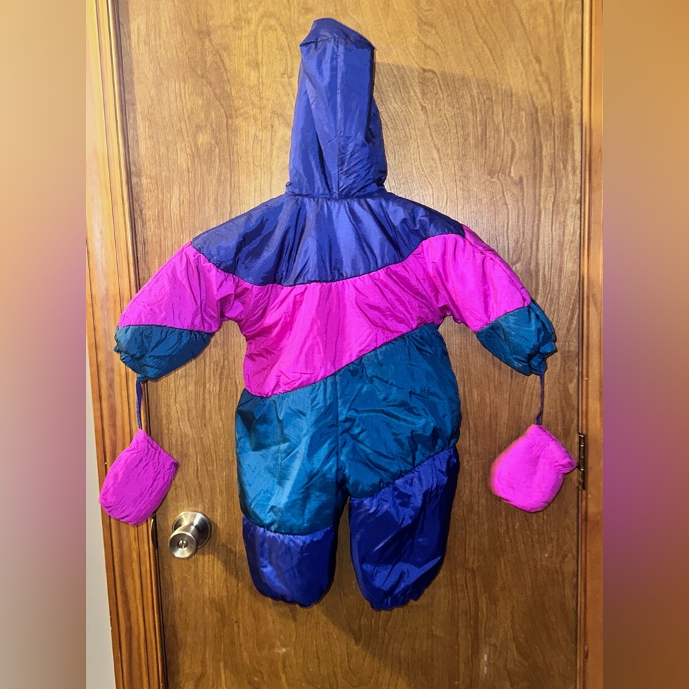 Vintage 90's OshKosh Baby B’ Gosh 18 Months Snowsuit & Mittens - Picture 2 of 6